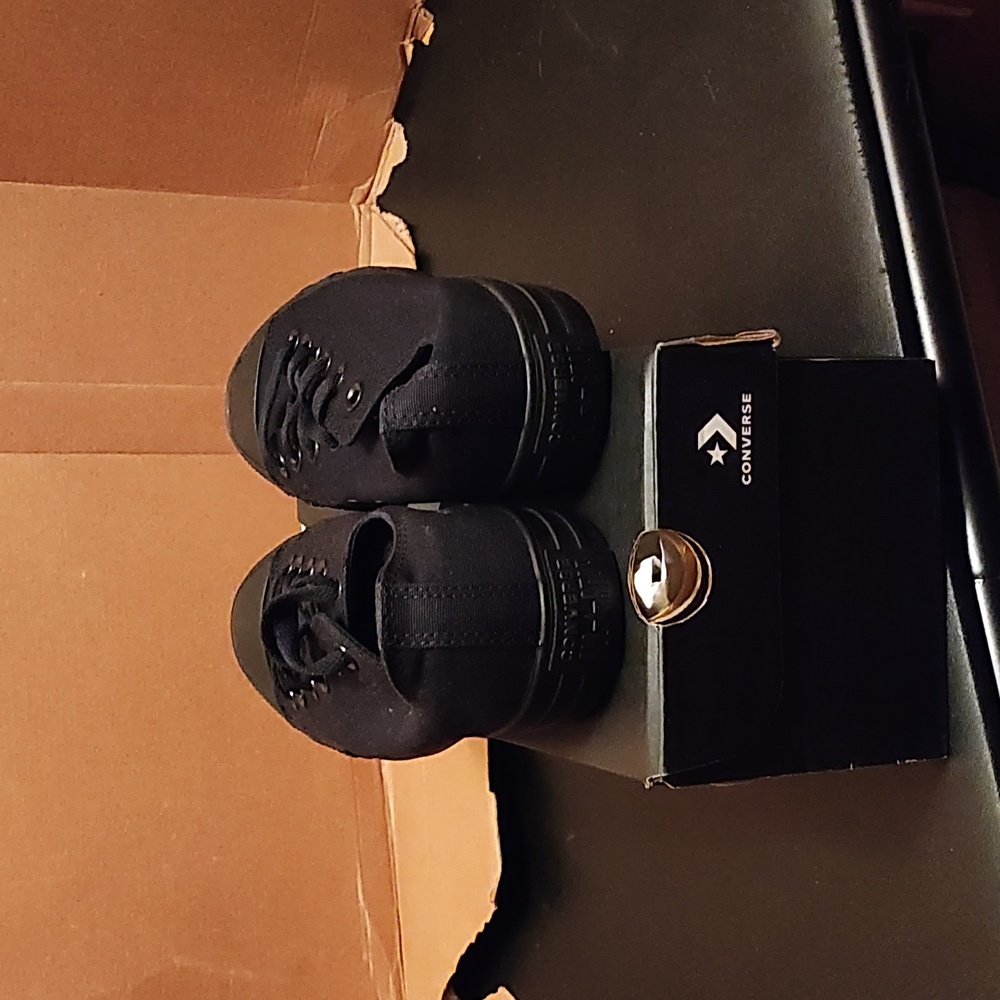 Converse - Picture 3 of 5